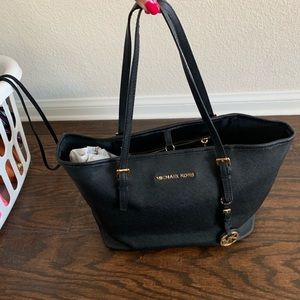 Michale Kors Purse